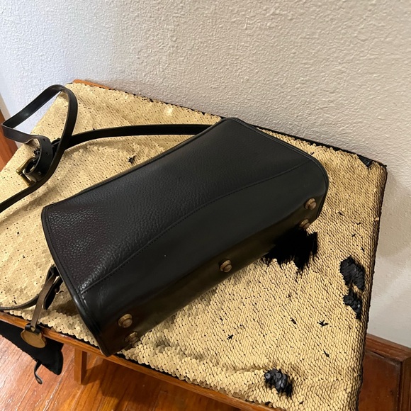 Vintage classic black Dooney and Burke pebble leather crossbody bag - Picture 4 of 7